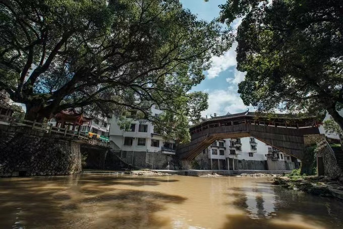 洲精品无码高潮喷水A片