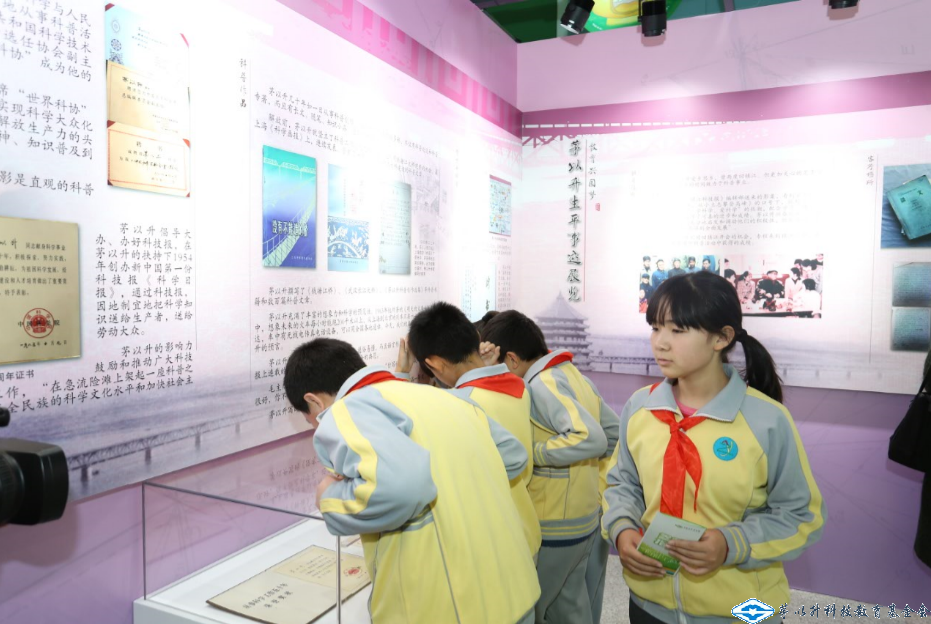 洲精品无码高潮喷水A片