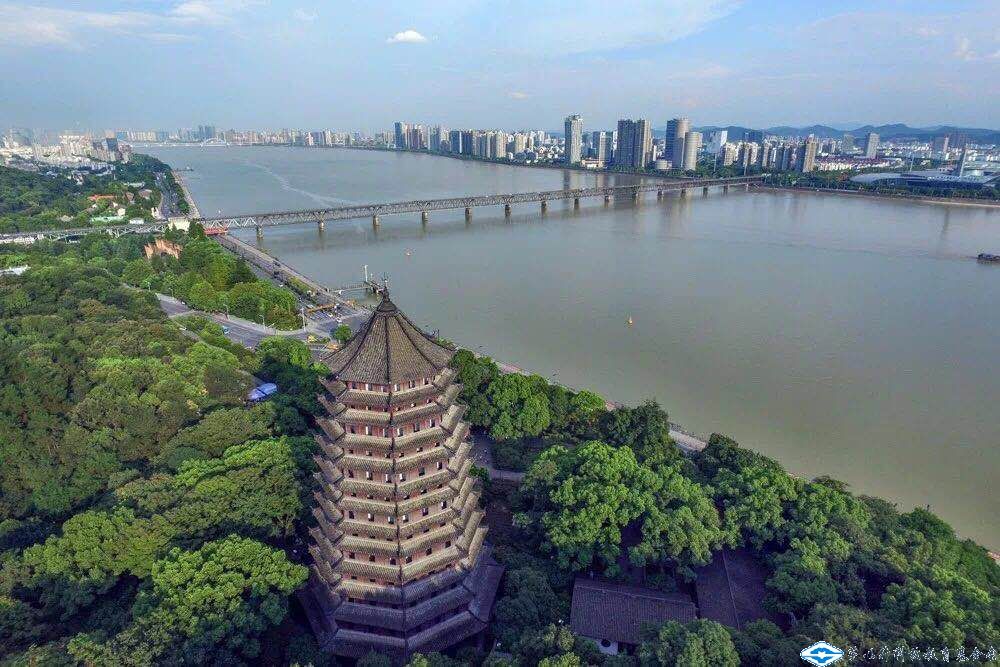 洲精品无码高潮喷水A片